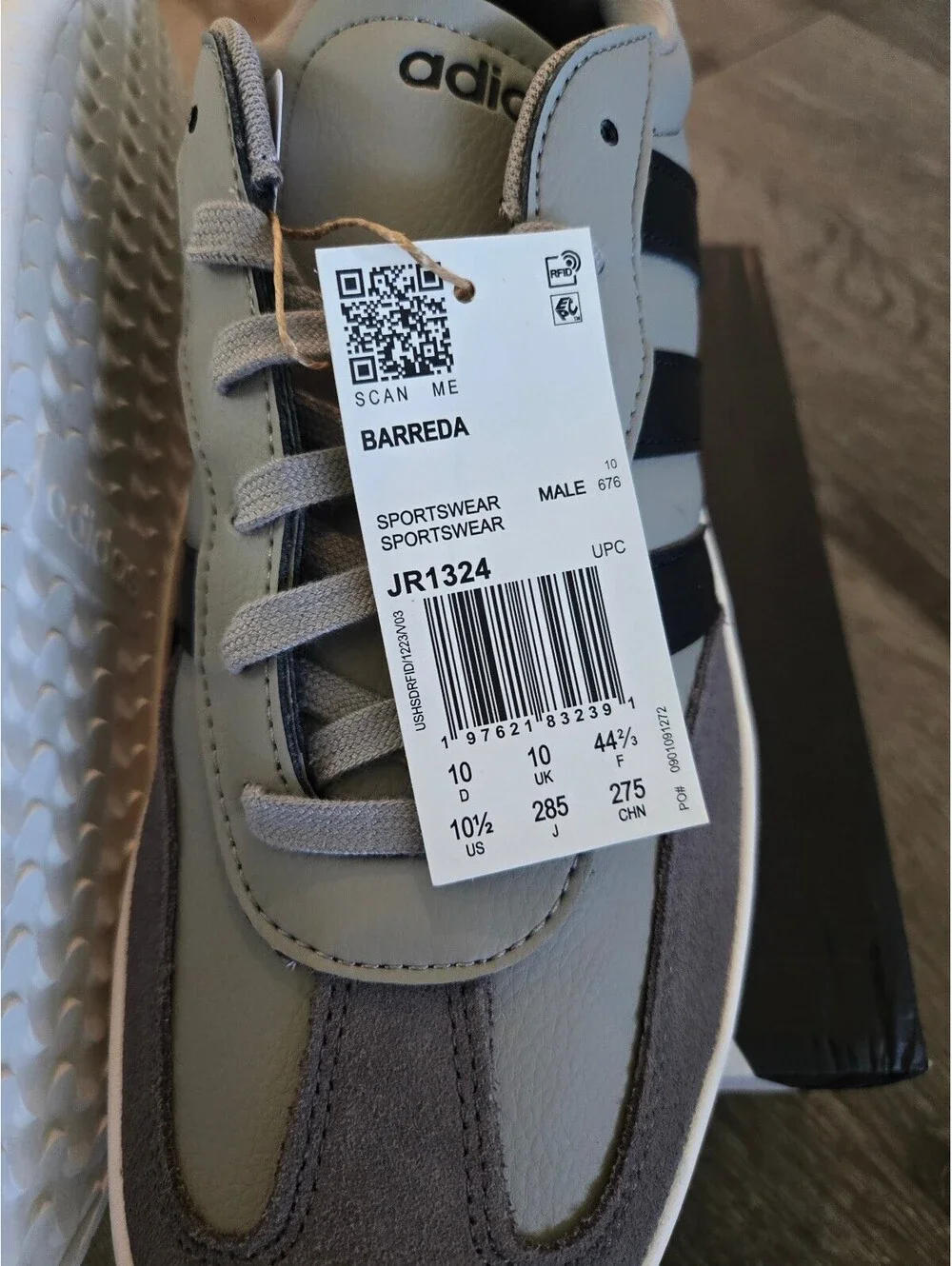 adidas Barreda JR1324 Putty Beige Black Suede Men's 10.5 New